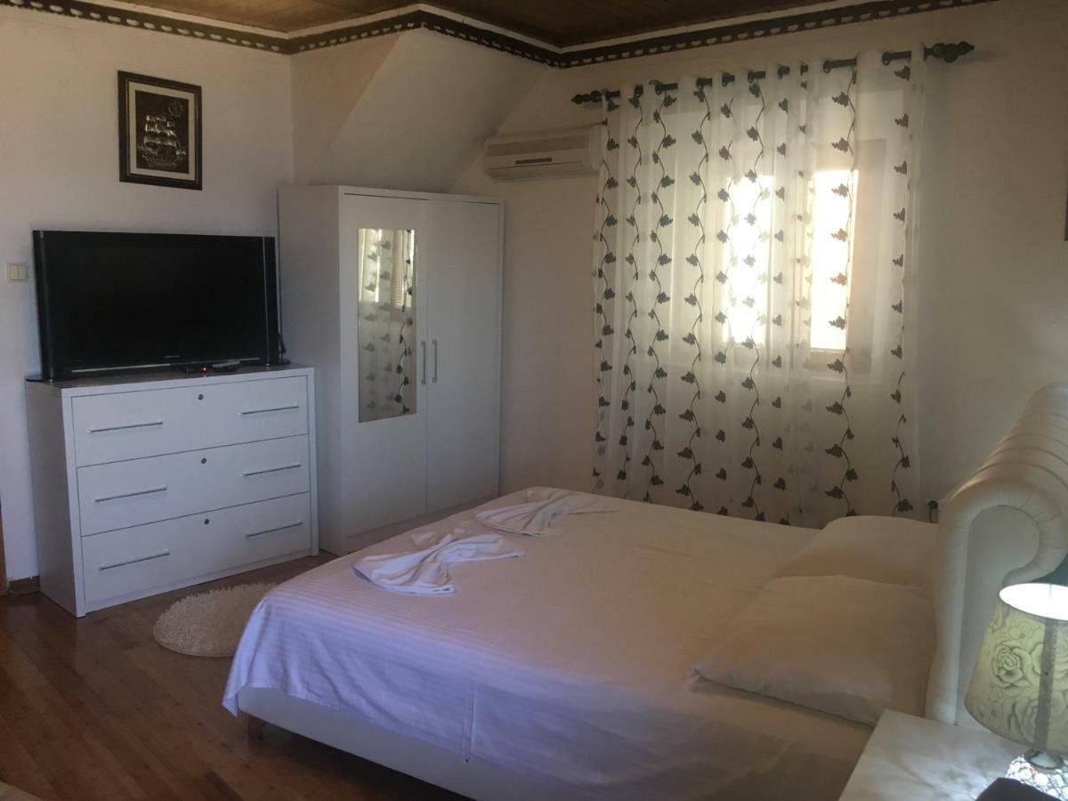 Guest House Alea Ulcinj Extérieur photo